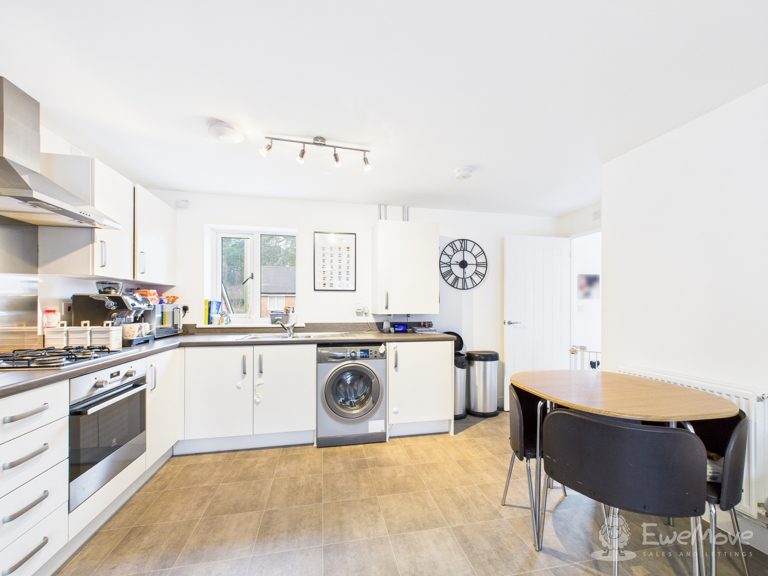 Chandler Drive, Bordon, Hampshire, GU35, photo 4