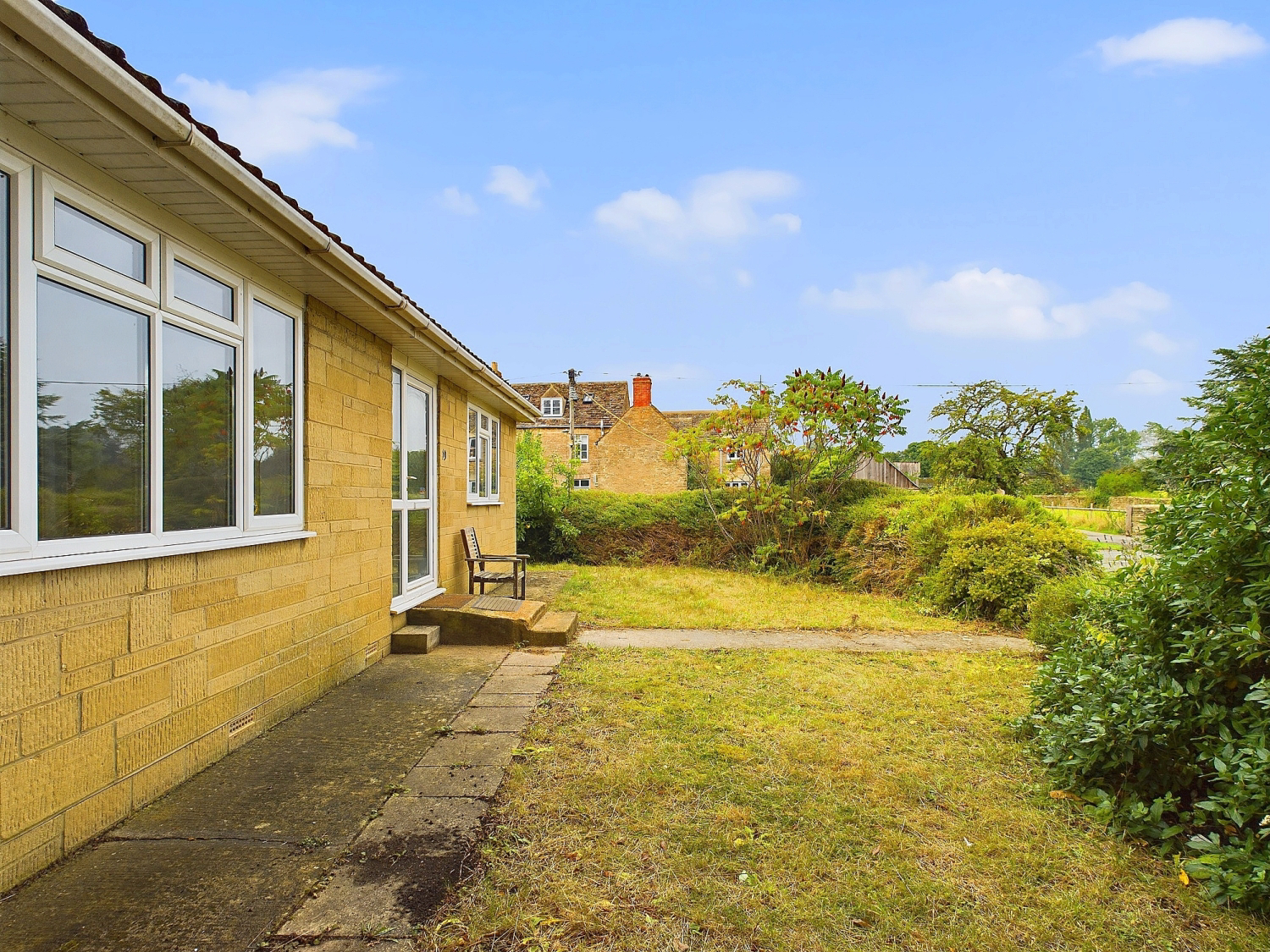 19 WILLOW GROVE, SOUTH CERNEY, CIRENCESTER, photo 7