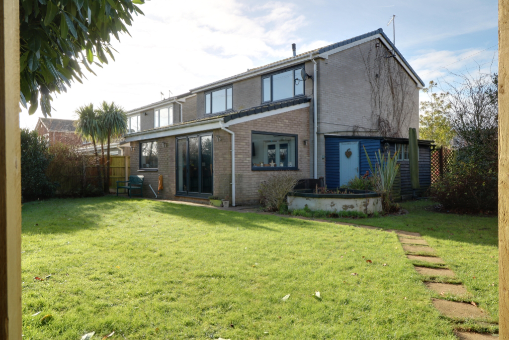 Leys Close, Barrowby, Grantham, Lincs, photo 17