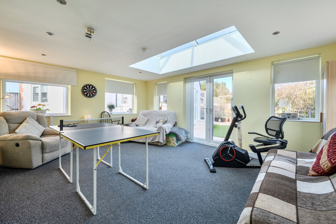 Westfield Close, Yeadon, Leeds, LS19 7NN, photo 16