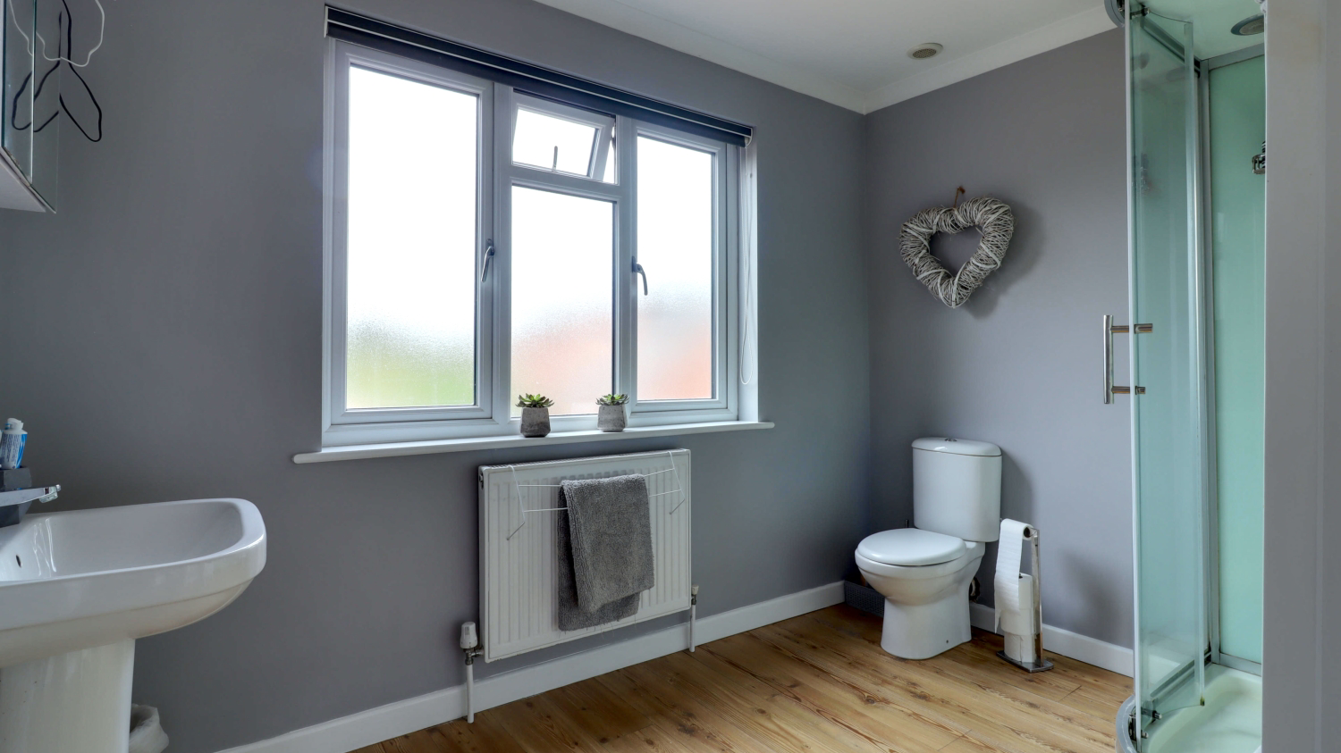 22. Ensuite