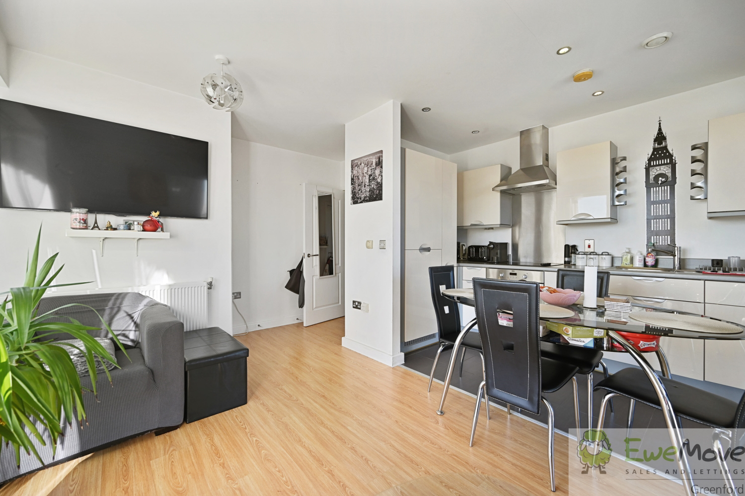 LUMA APARTMENTS, CENTRAL WAY, NW10 7FN, photo 2