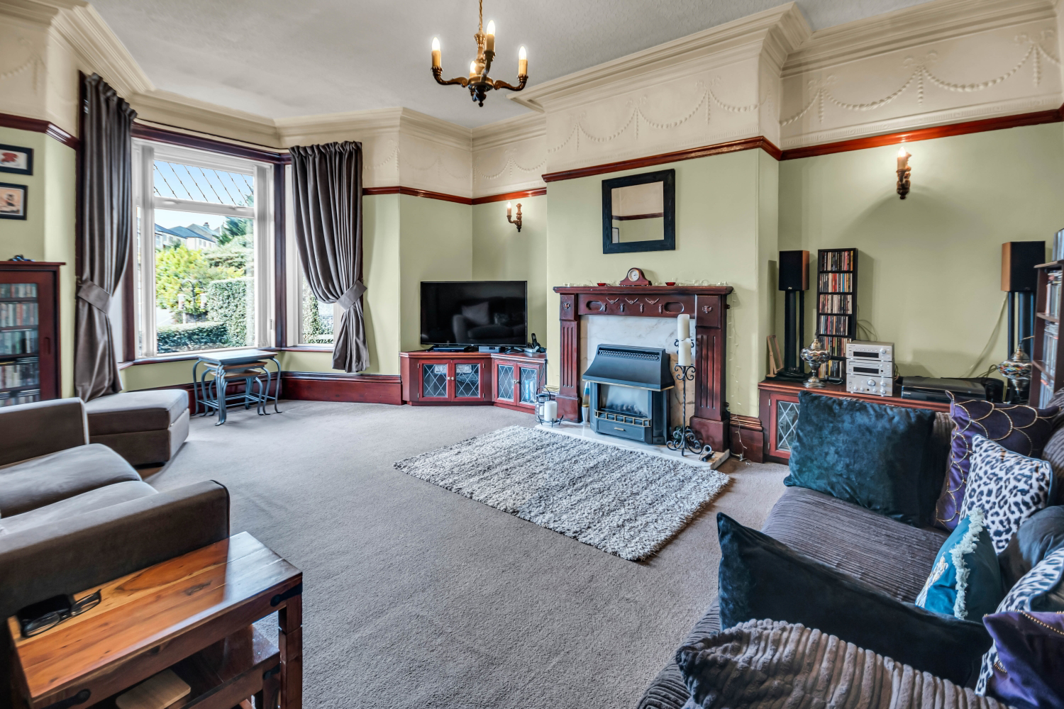 214 Halifax Road, Huddersfield, photo 4