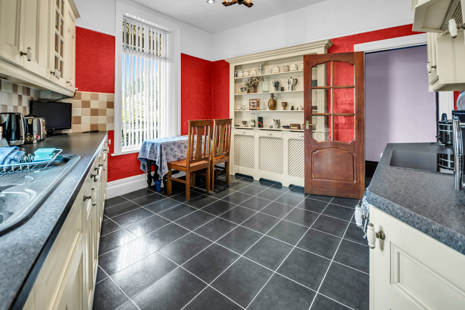 214 Halifax Road, Huddersfield, photo 2