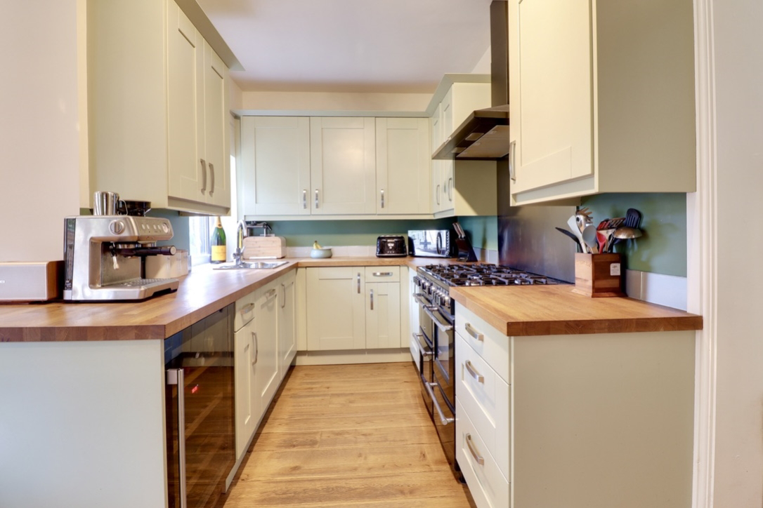 Sunnybank Crescent, Yeadon, Leeds, LS19 7TE, photo 9