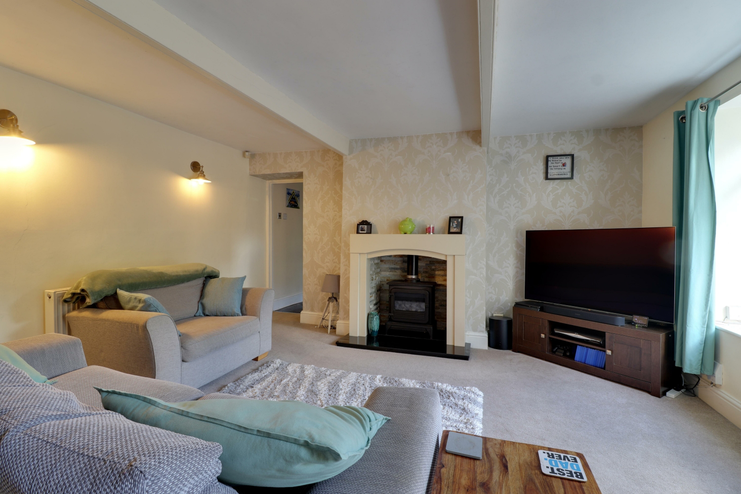 Meltham Road, Netherton, Huddersfield, West Yorkshire, HD4