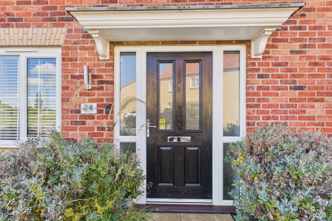 Enter this stunning property ready to move into and put your own stamp on it