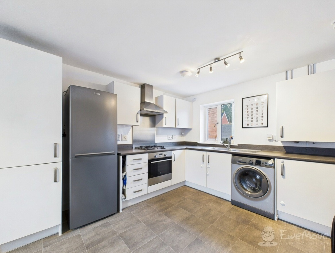Chandler Drive, Bordon, Hampshire, GU35, photo 5