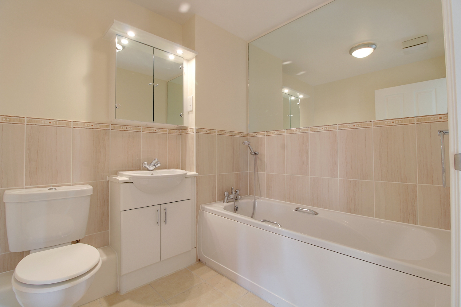 Simmonds Court, Spring Gardens Road, High Wycombe, Buckinghamshire, HP13, photo 8