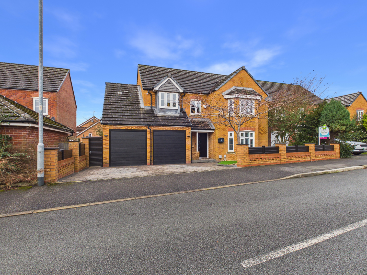 Beeches End, Hyde, SK14 4GT, photo 2