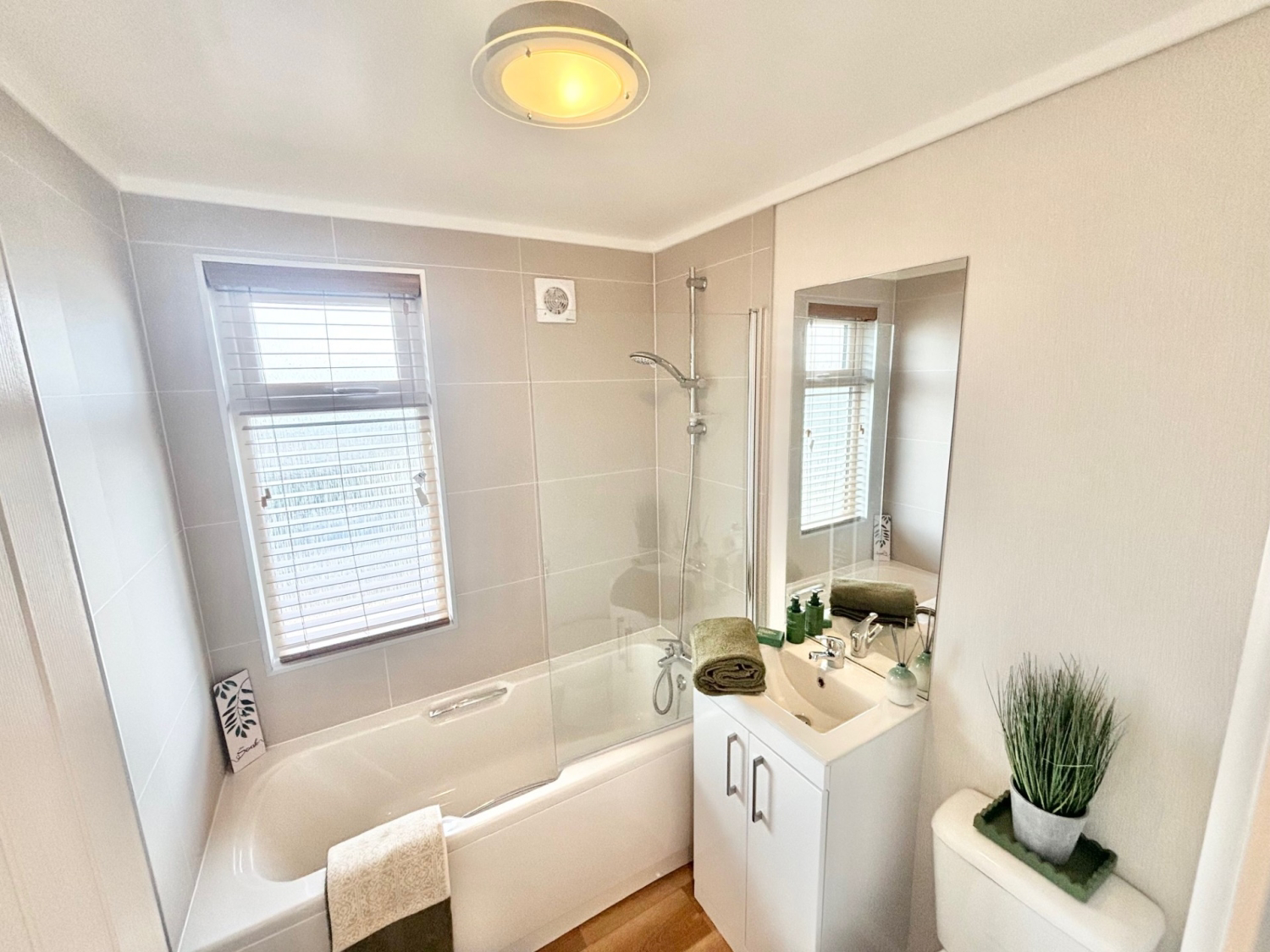 18  Ladstone Park, Norland, Sowerby Bridge, photo 6