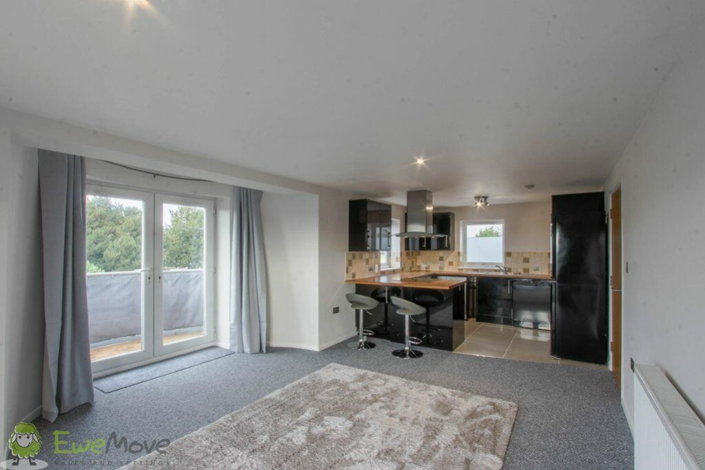 Flat 6 The Hawthorns, 26 Church Road, St. Marks, Cheltenham, photo 2