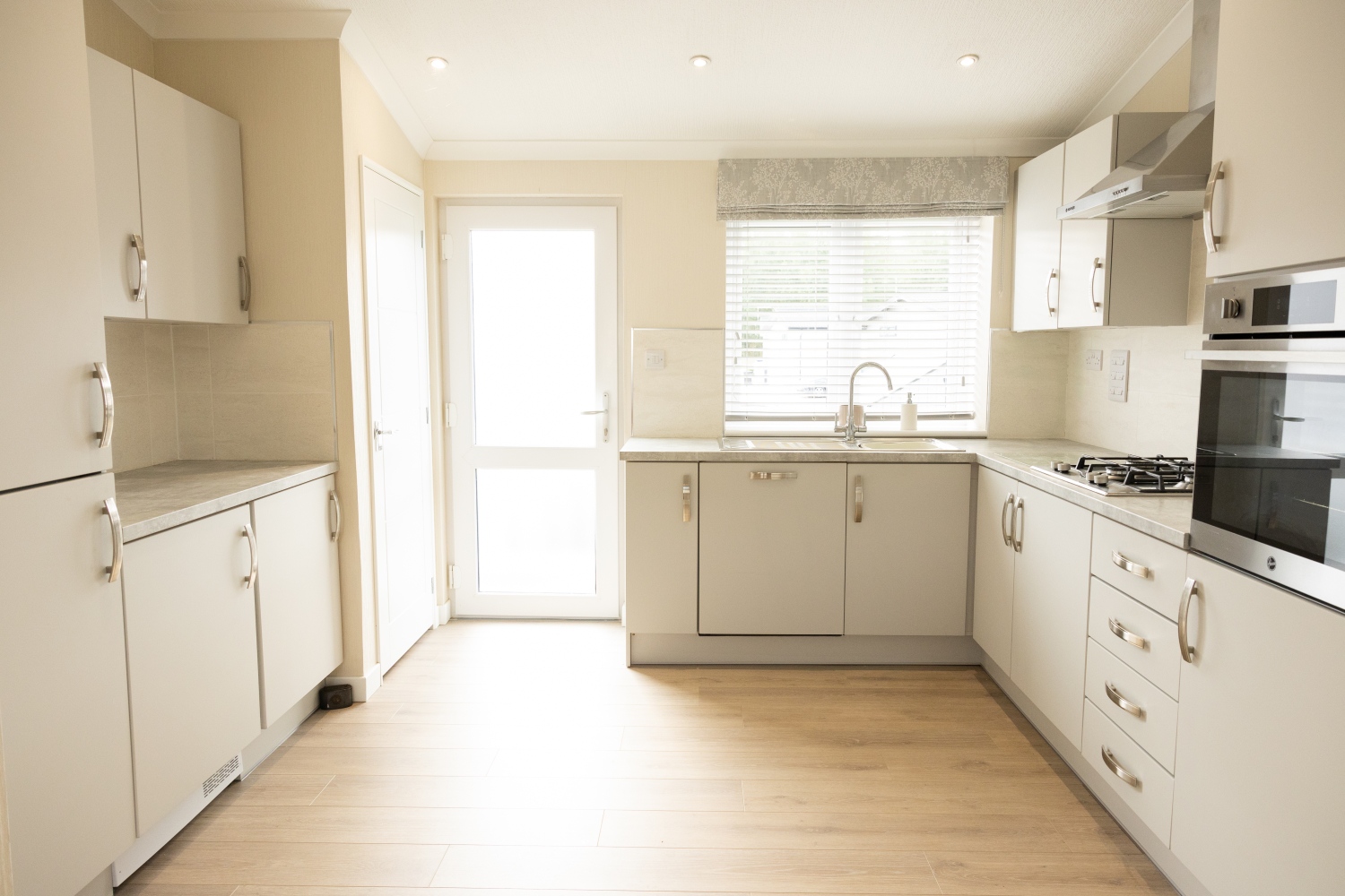 2 Meadowside Way, Yarwell Mill Country Park, Peterborough, photo 6