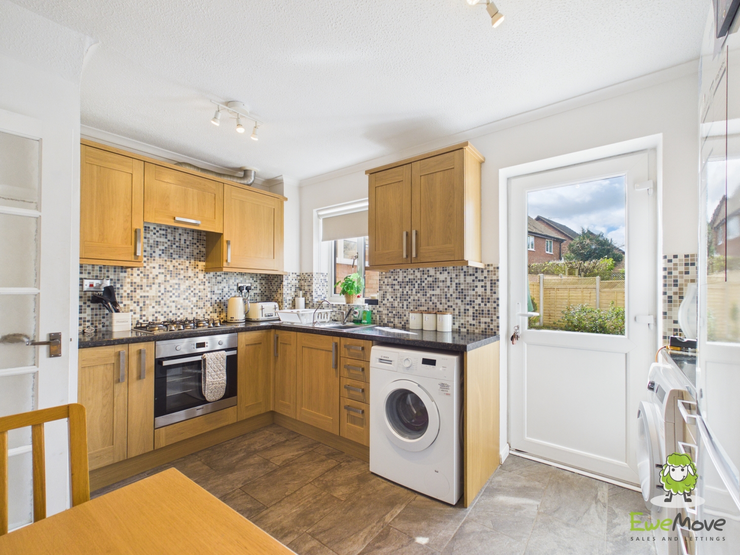 GLOUCESTER DRIVE, BASINGSTOKE, HAMPSHIRE, RG22, photo 3