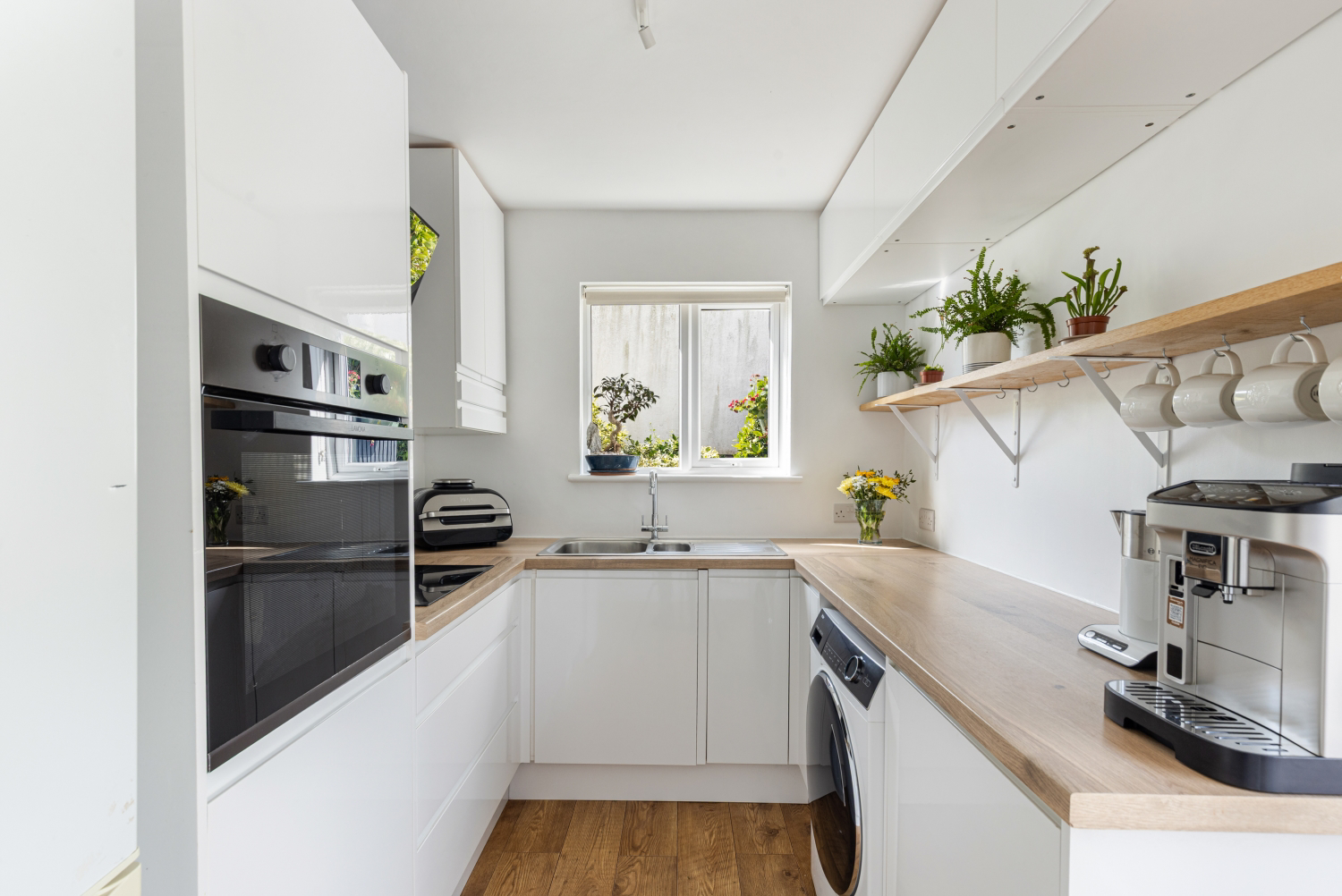 Clifton Crescent, Paignton, Devon, photo 5