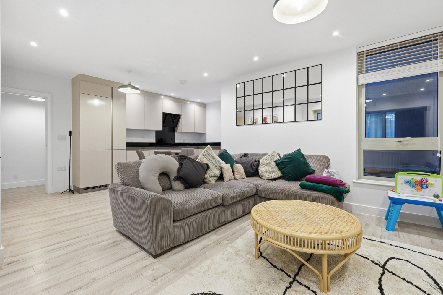 New Willow House, 210 Plaistow Road, London, E13, photo 8