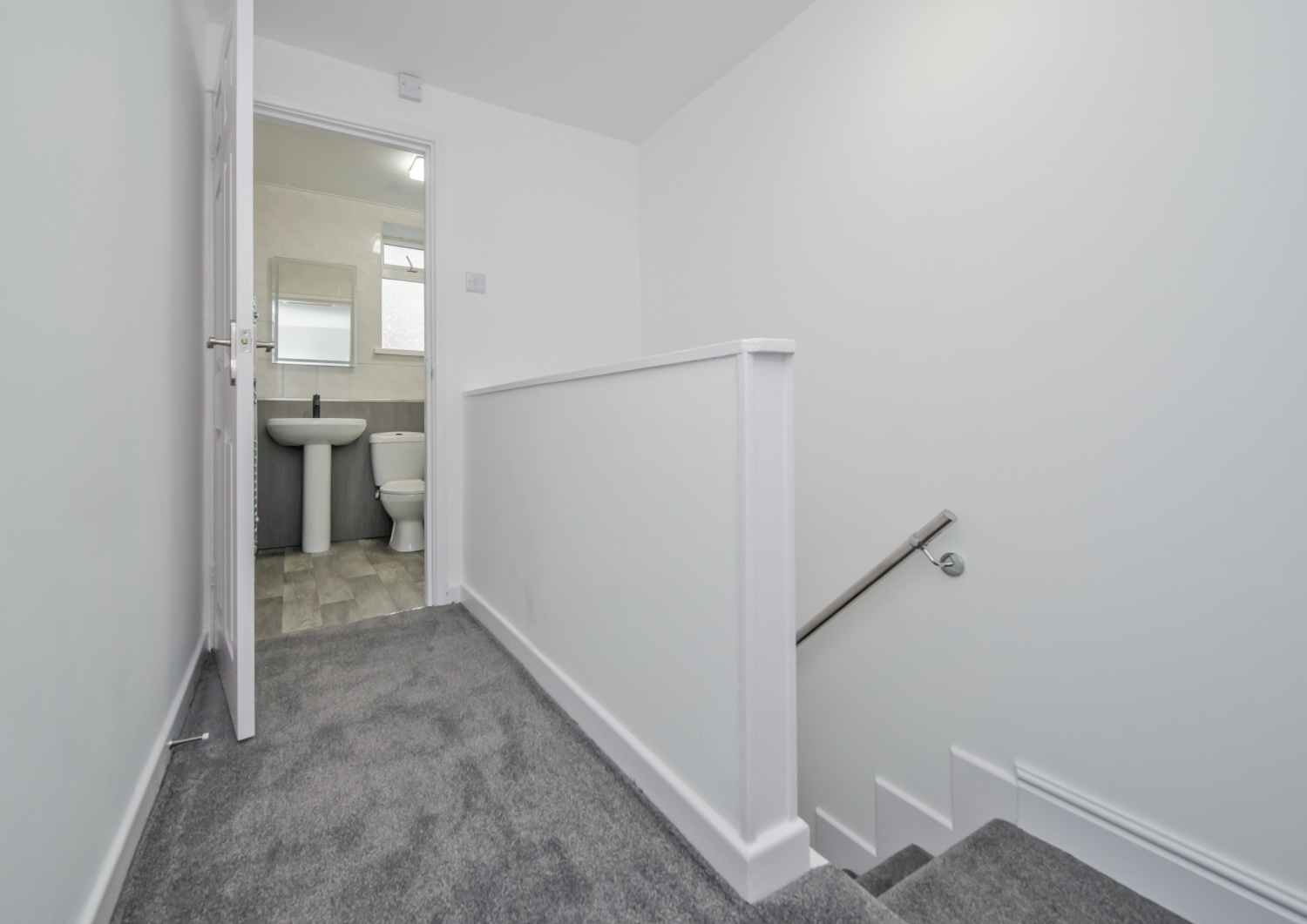 36 Chickenley Lane, Dewsbury, photo 9