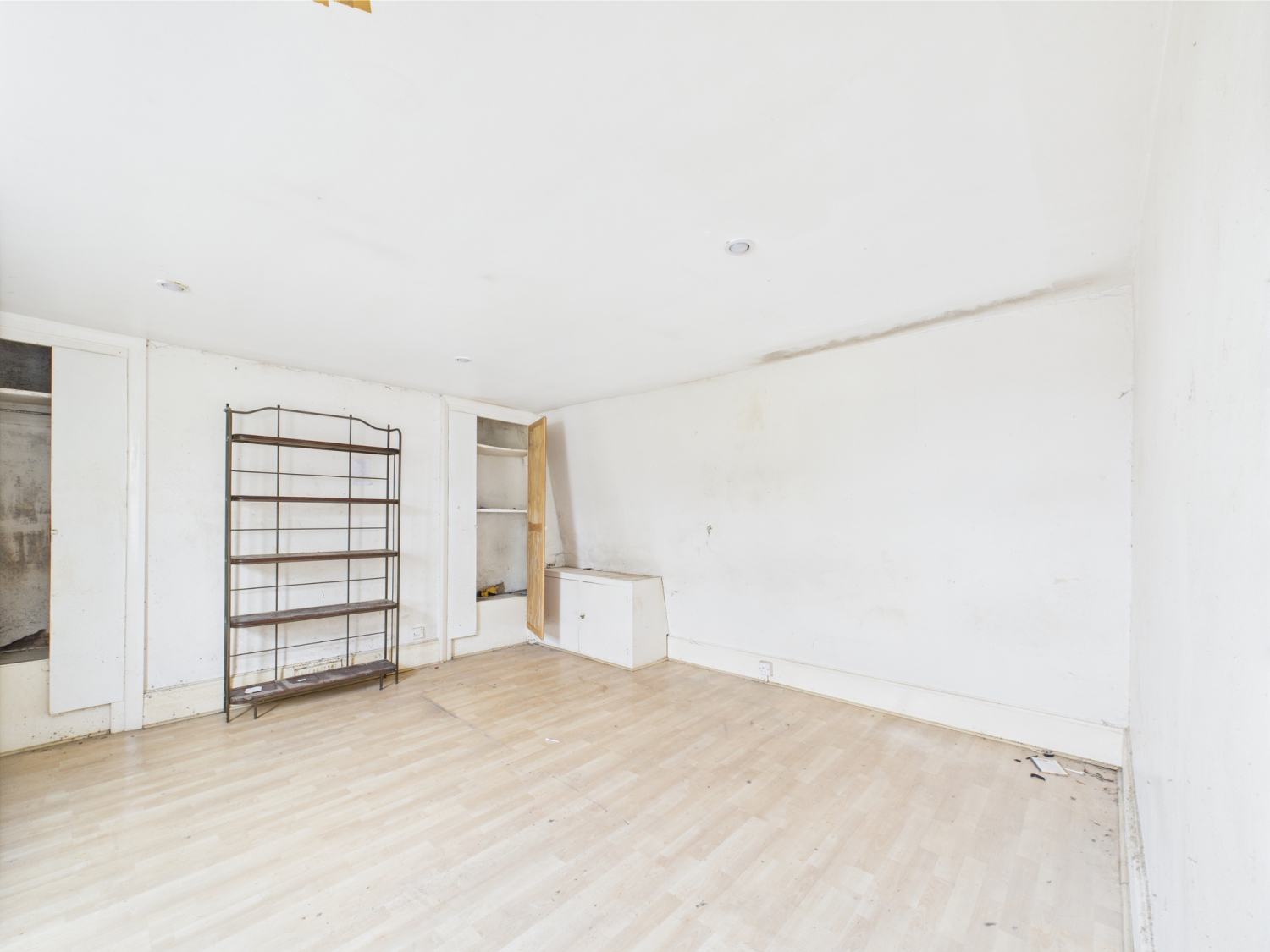 Stonegrove House, Stonegrove, Edgware, Greater London, HA8, photo 2