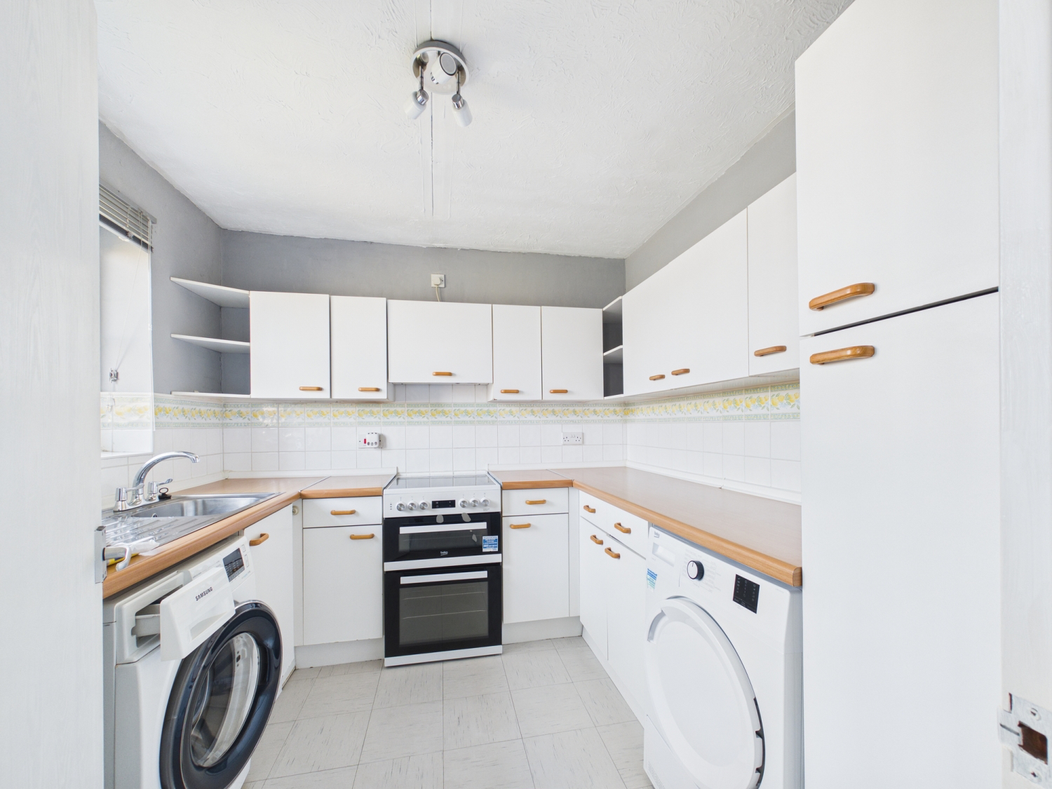 Burton Court, Peterborough, Cambridgeshire, PE1, photo 3