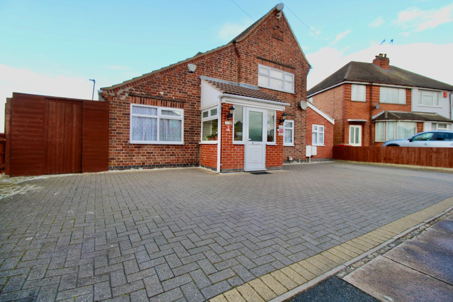 Tiverton Avenue, Leicester, Leicestershire, LE4