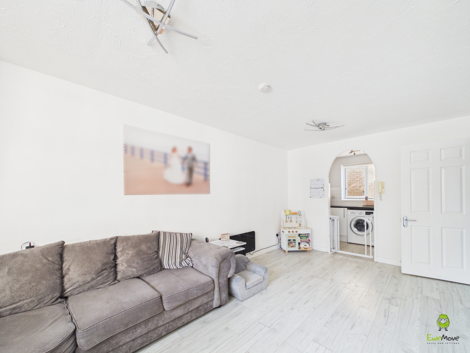 Cook Square, Erith, Kent, DA8, photo 4