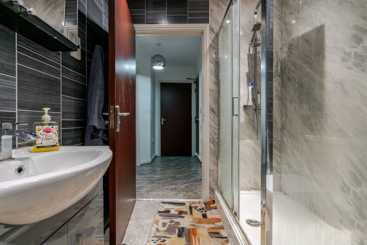 Family Bathroom - Copper Place - EweMove