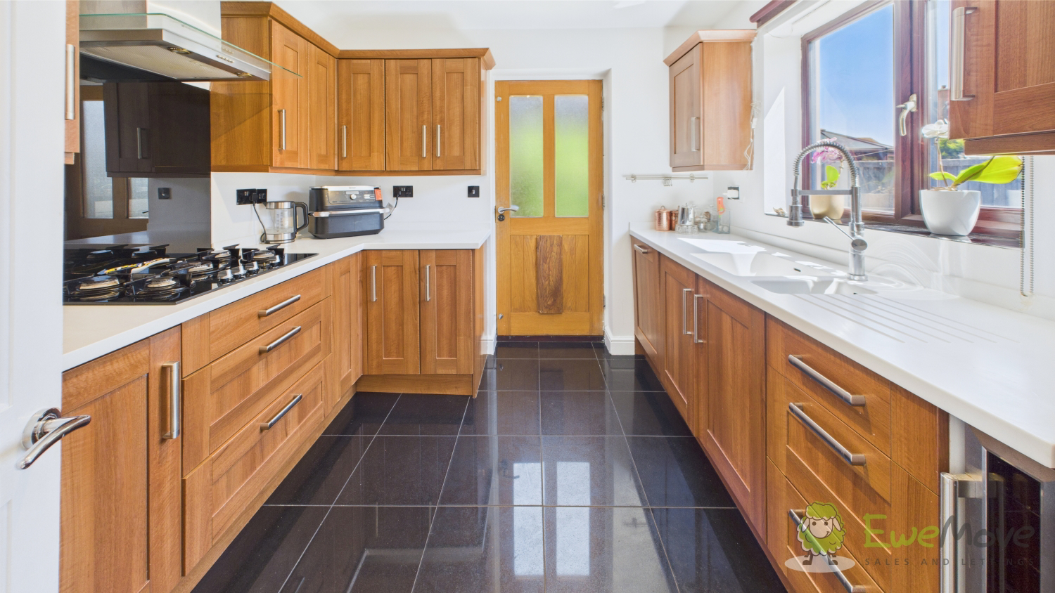 Thealby Gardens, Bessacarr, Doncaster, South Yorkshire, DN4, photo 2
