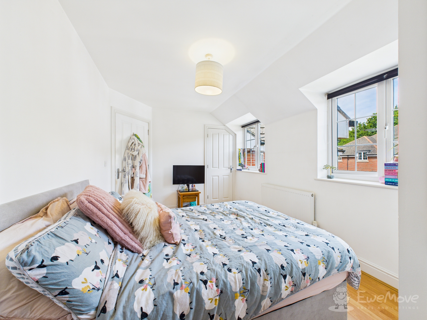 Hawthorn Way, Lindford, Bordon, Hampshire, GU35, photo 5