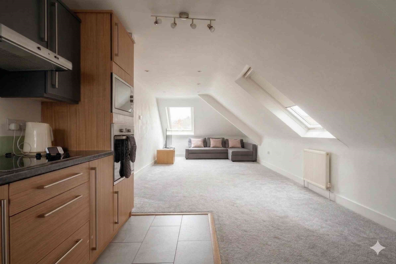 Cygnet House, 45-47 High Street, Leatherhead, Surrey, KT22, photo 2