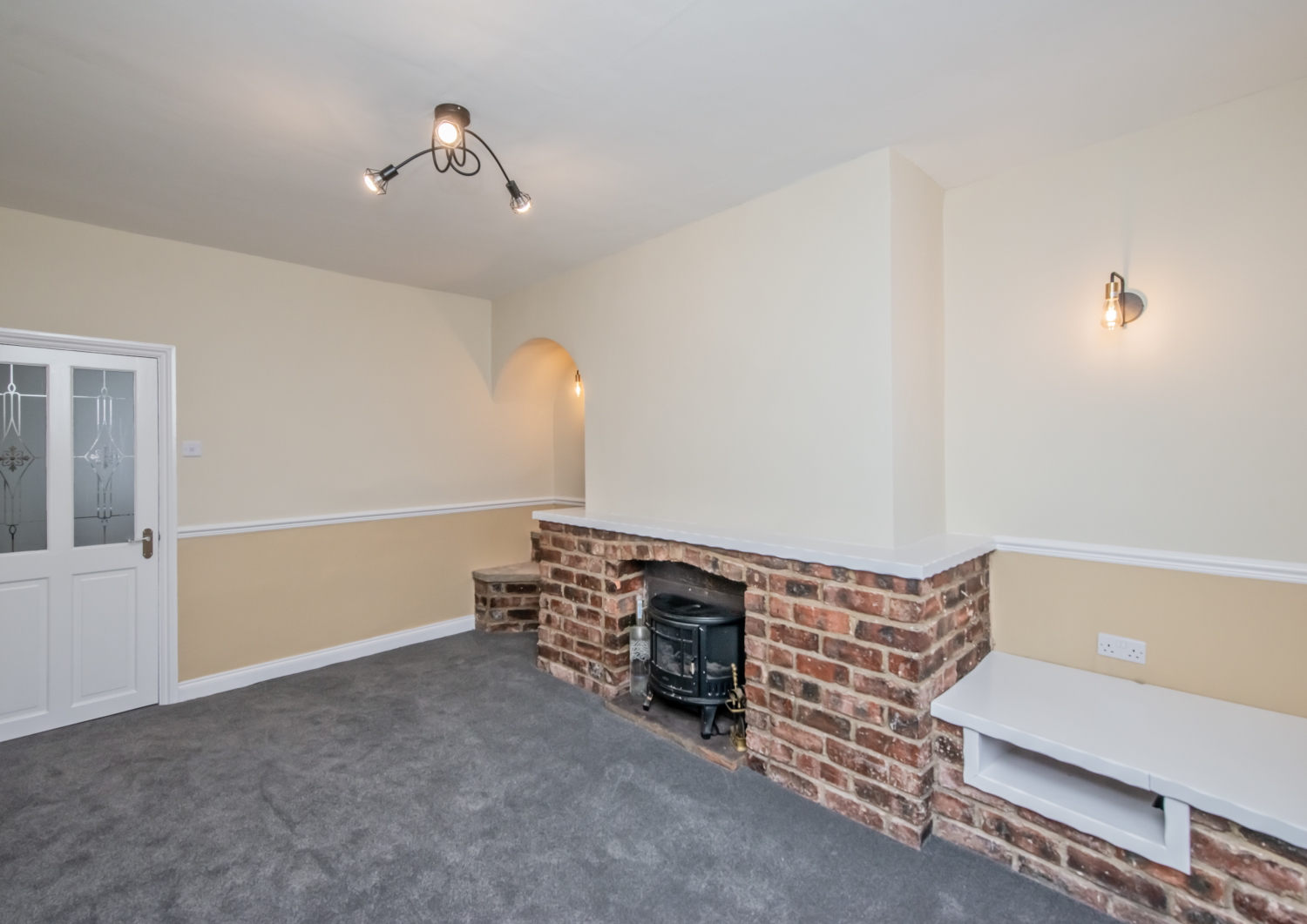 36 Chickenley Lane, Dewsbury, photo 3