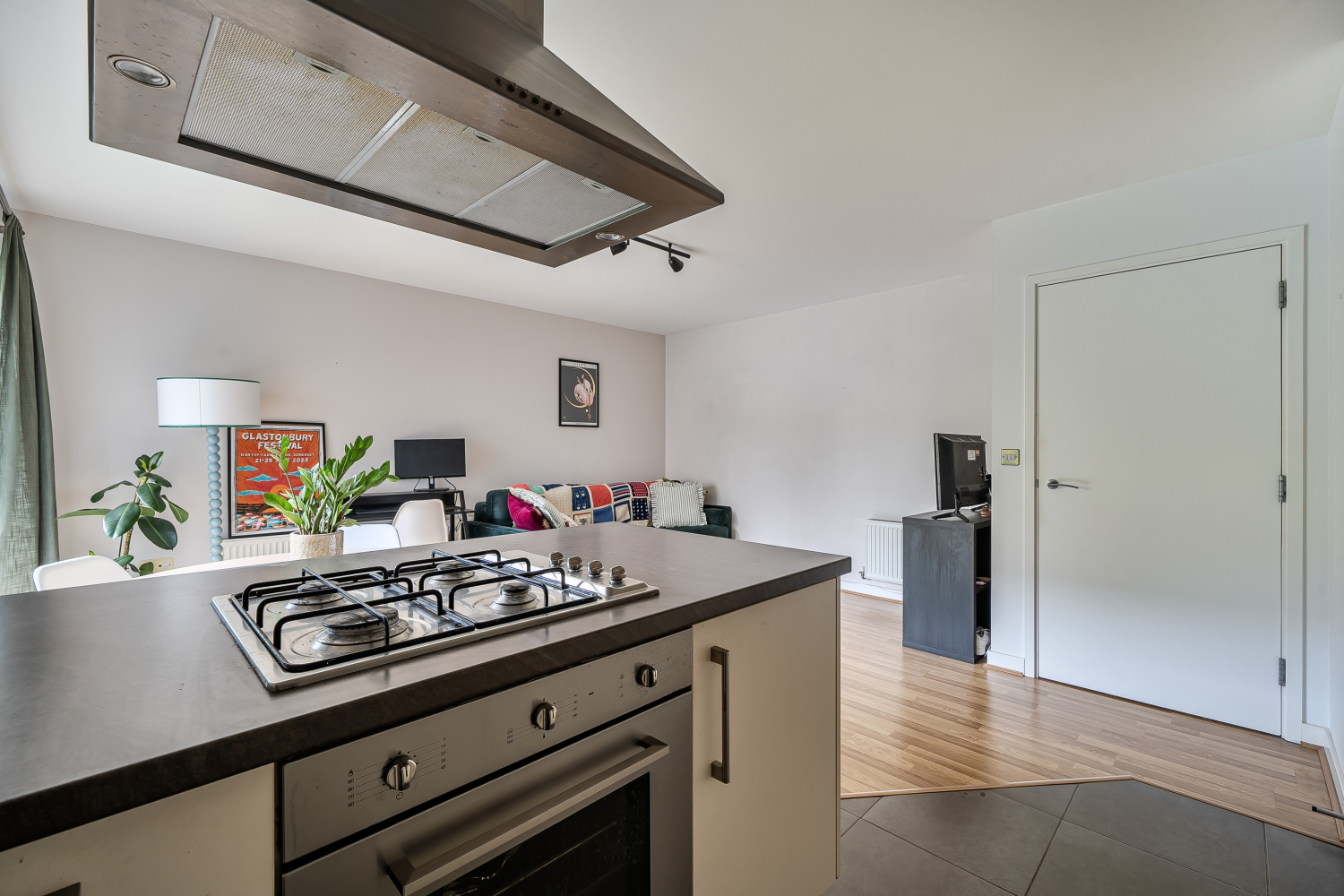 SAUNDERS APARTMENTS, MERCHANT STREET,  E3, photo 6