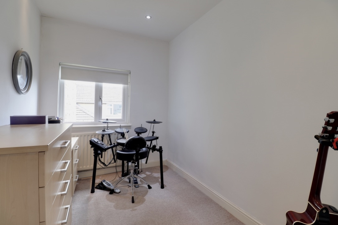 Sunnybank Crescent, Yeadon, Leeds, LS19 7TE, photo 21