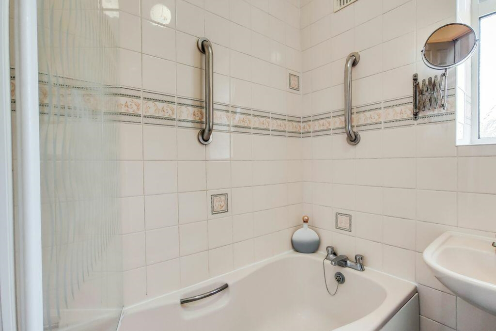 New North Road, Ilford, Essex, IG6, photo 9