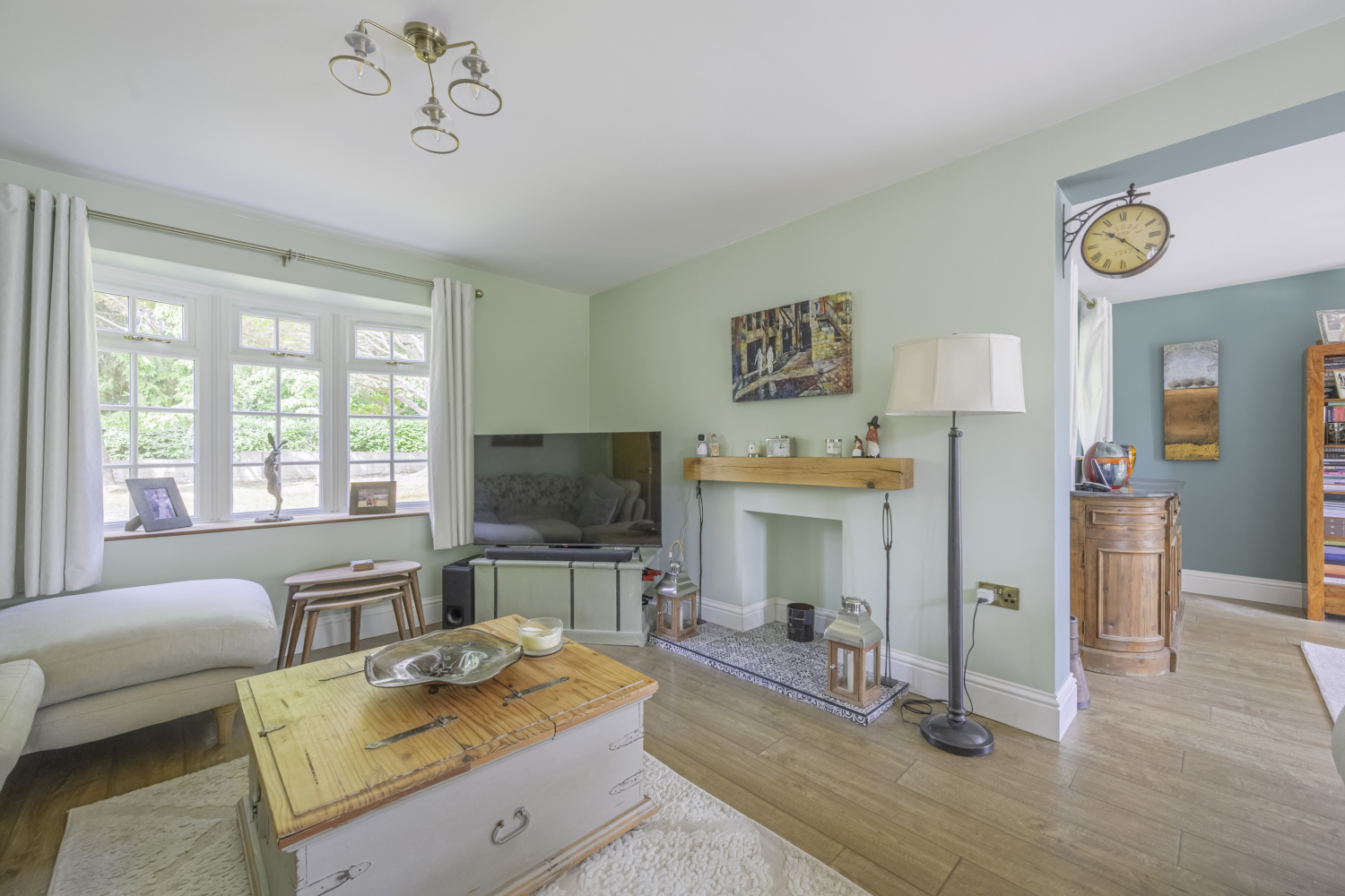 Cirencester Road, South Cerney, photo 2