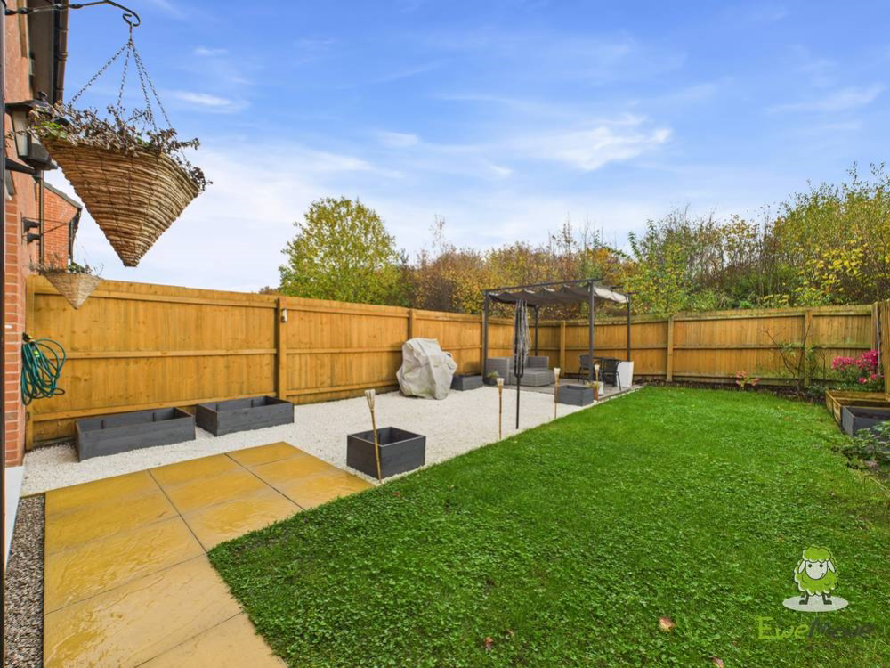 55 Rotary Way, Shavington, Crewe, photo 2