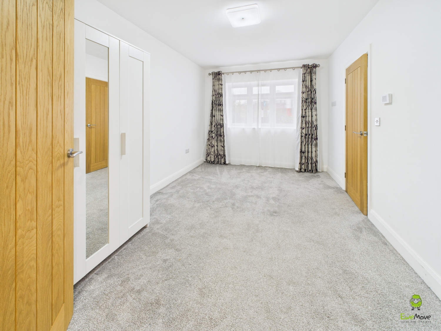 Long Lane, Bexleyheath, Kent, DA7, photo 17