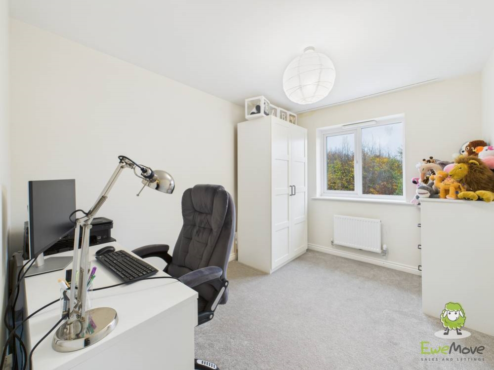 55 Rotary Way, Shavington, Crewe, photo 11