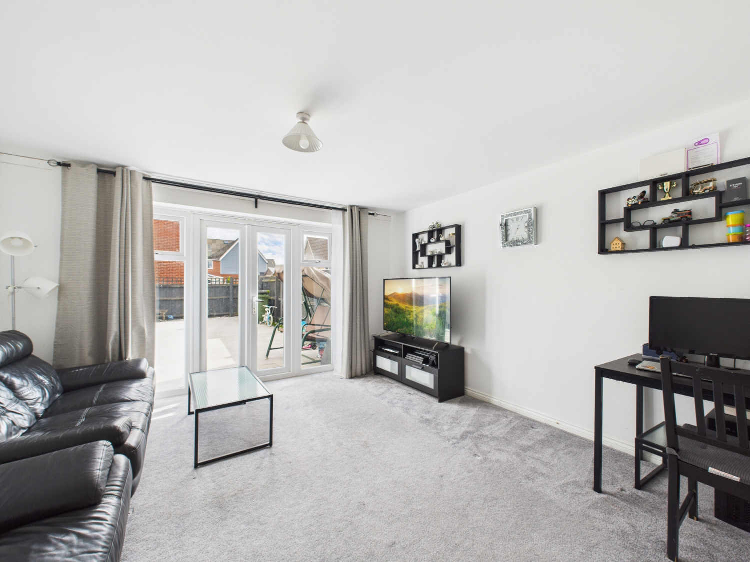 Sterling Way, Upper Cambourne, Cambridge, Cambridgeshire, CB23, photo 2
