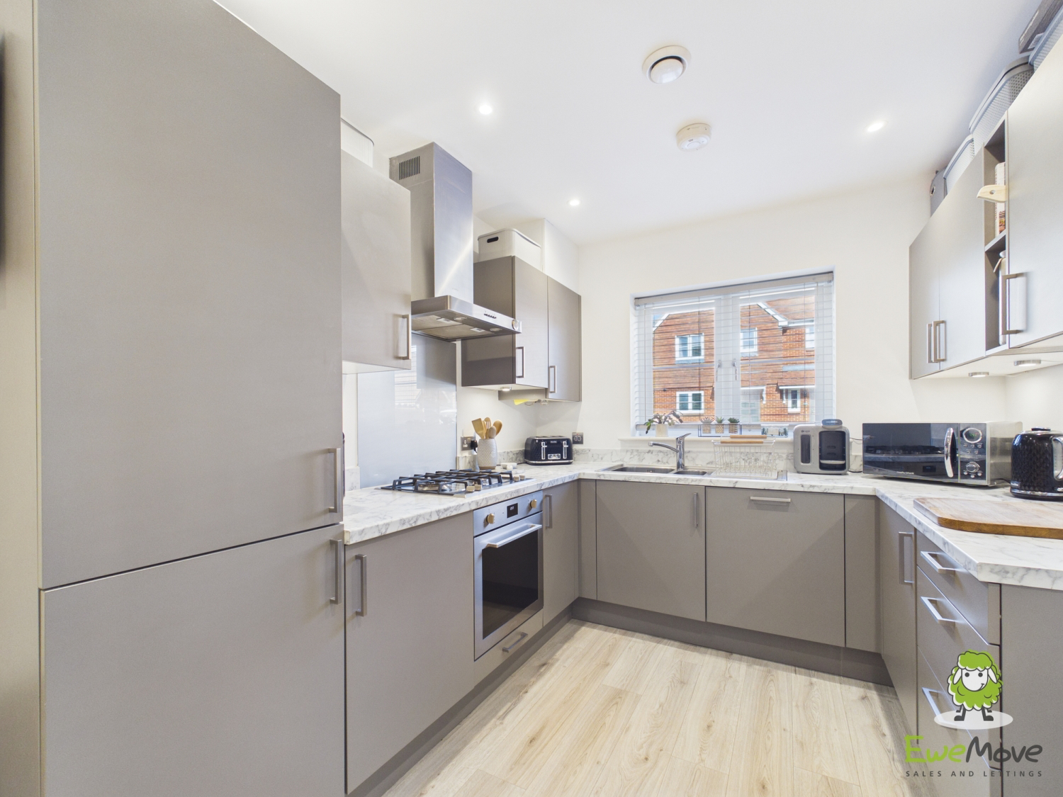 FISHBOURNE GARDENS, CHINEHAM, BASINGSTOKE, RG24, photo 6
