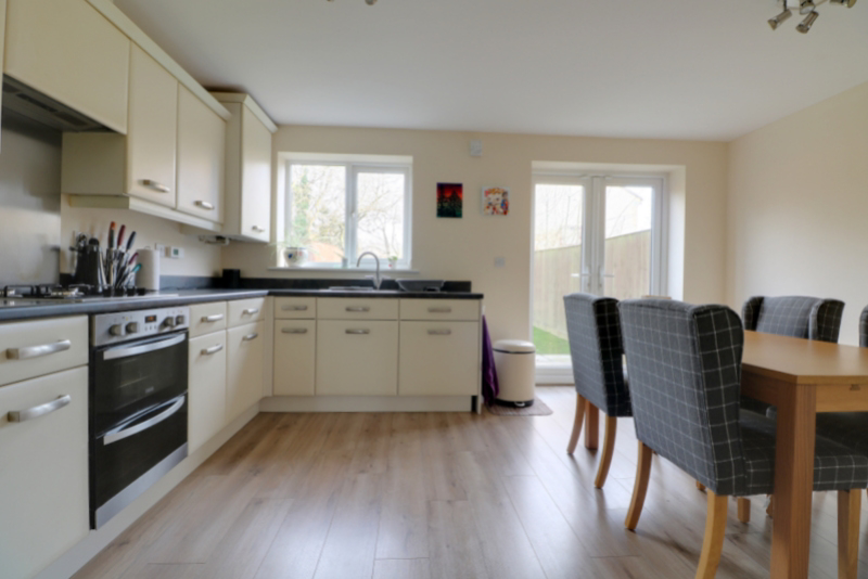 Newhall Gardens, Bradford, West Yorkshire, BD5, photo 7