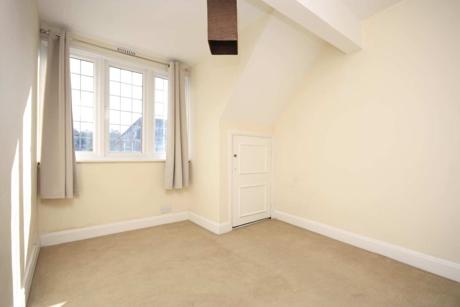 High Street, Dorking, Surrey, RH4, photo 4
