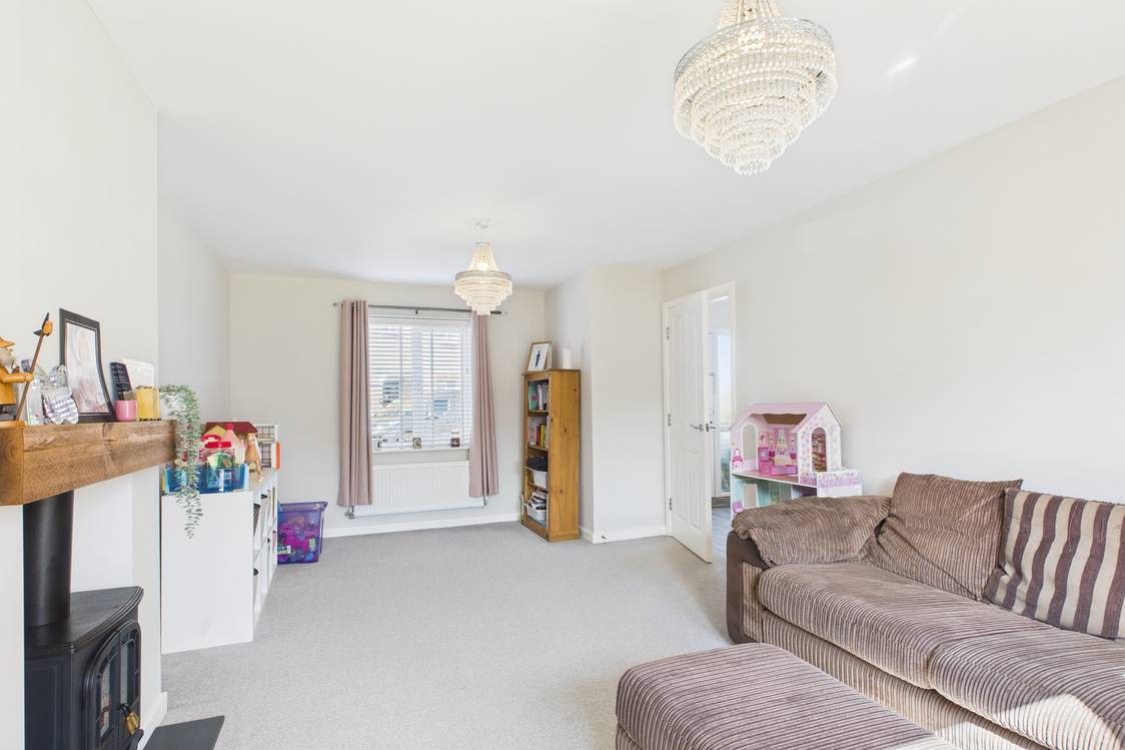 Double aspect lounge with a window to the front providing so much light and adding to the feeling of space
