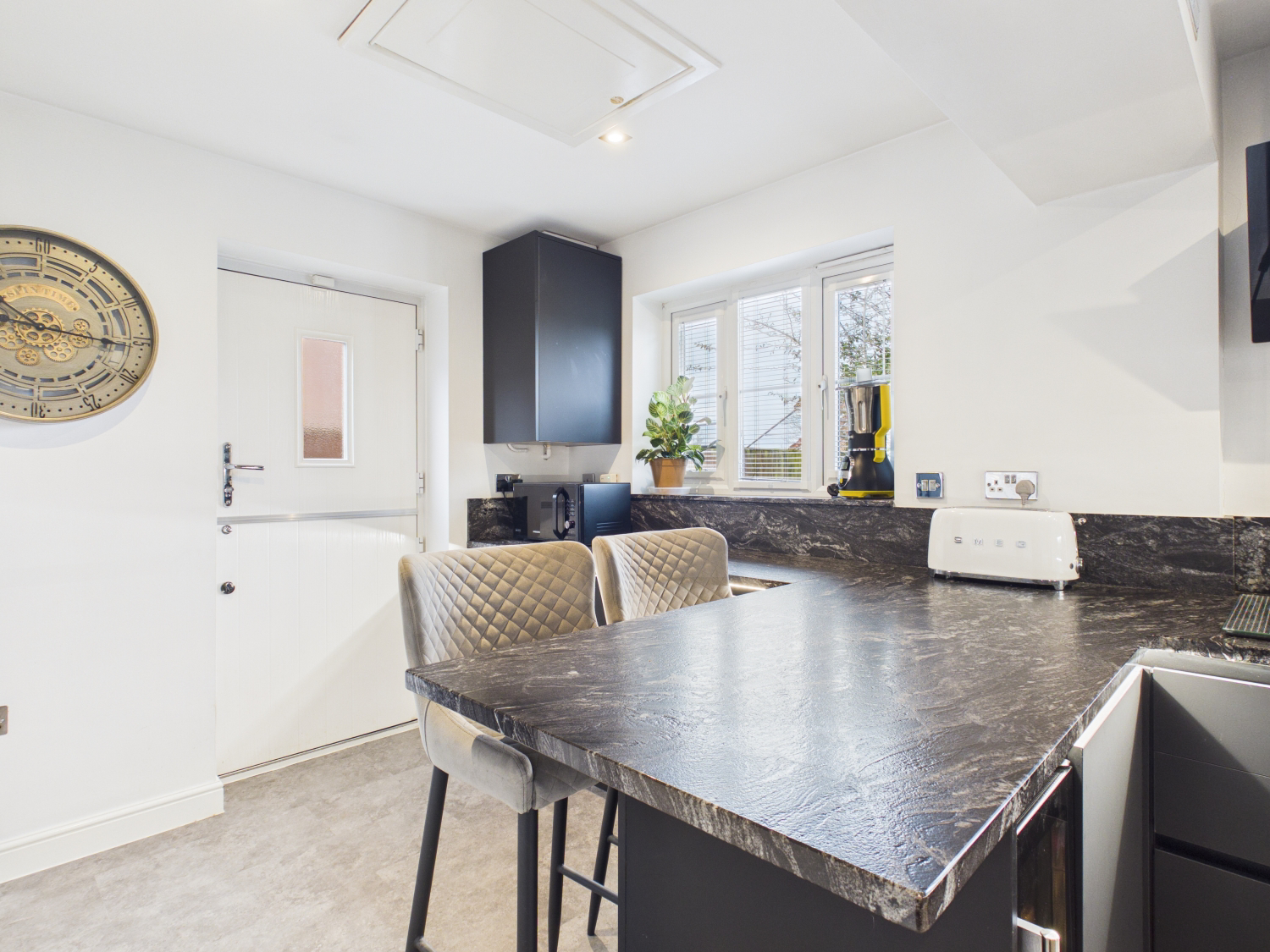 Beeches End, Hyde, SK14 4GT, photo 9