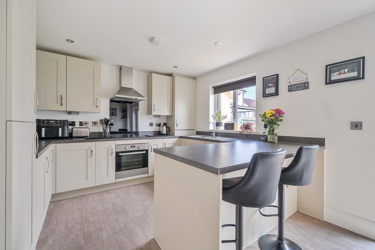 Crockers Close, Roundswell, Barnstaple, Devon, EX31, photo 4