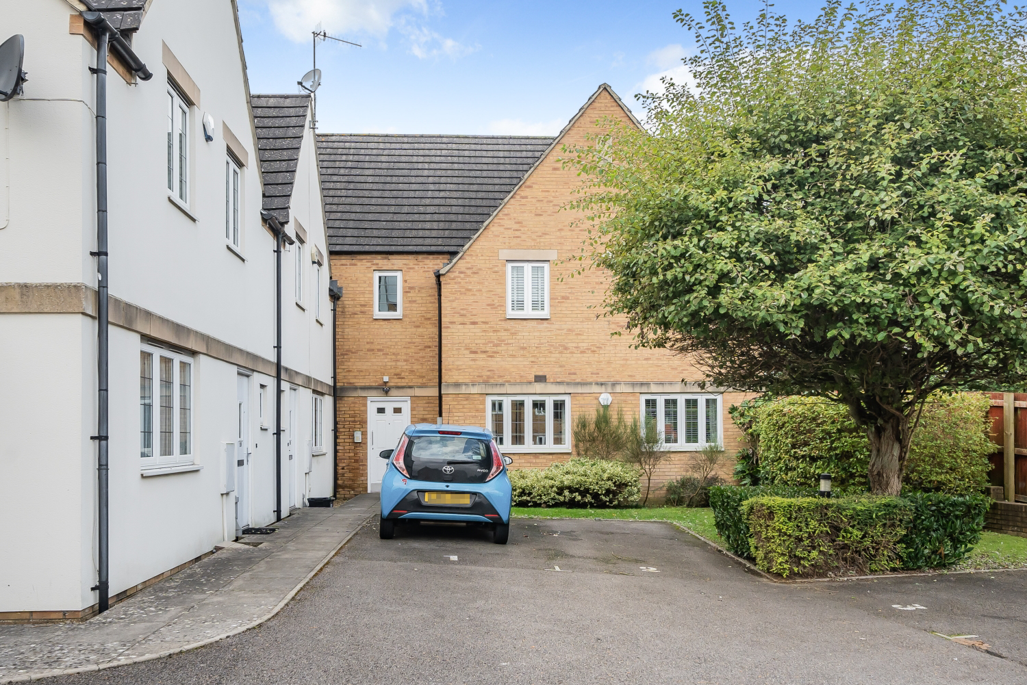 Acanthus Court