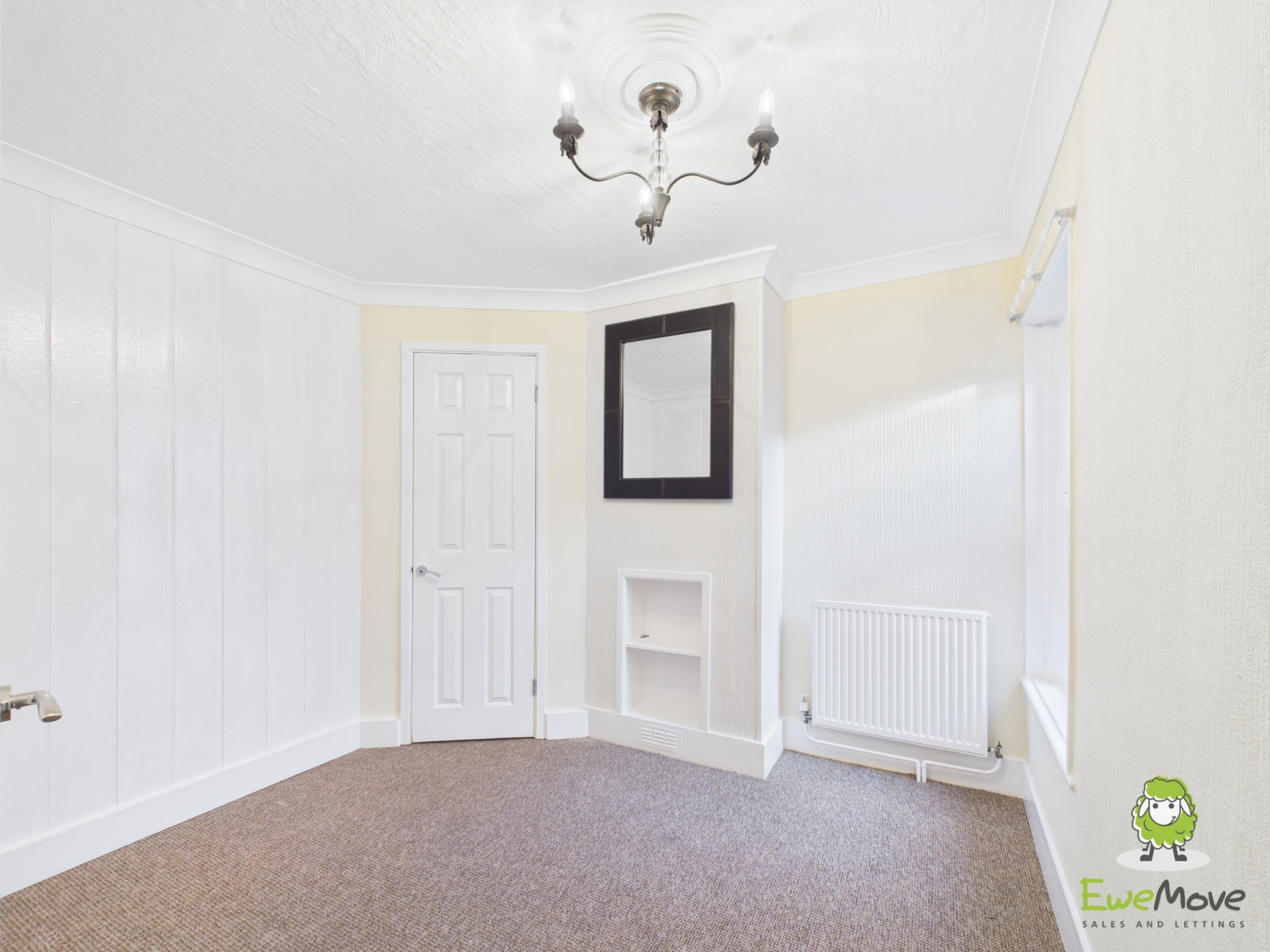EweMove Basingstoke Estate Agents 78 Winchester Road -Bed 2