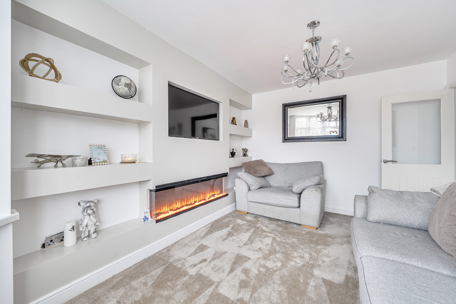 Elmfield Road, Castle Bromwich. BIRMINGHAM, B36 0HN, photo 3