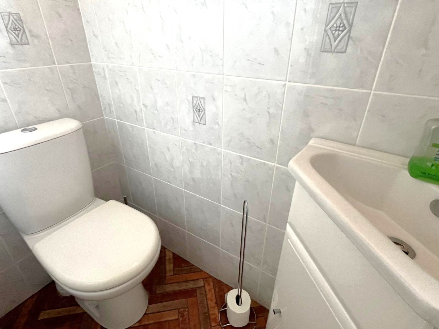 06Cloakroom