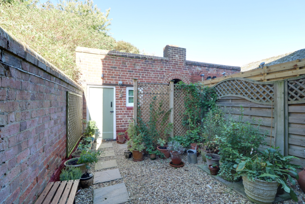 New Row, Bourne Road, Corby Glen, Grantham, Lincs, photo 17