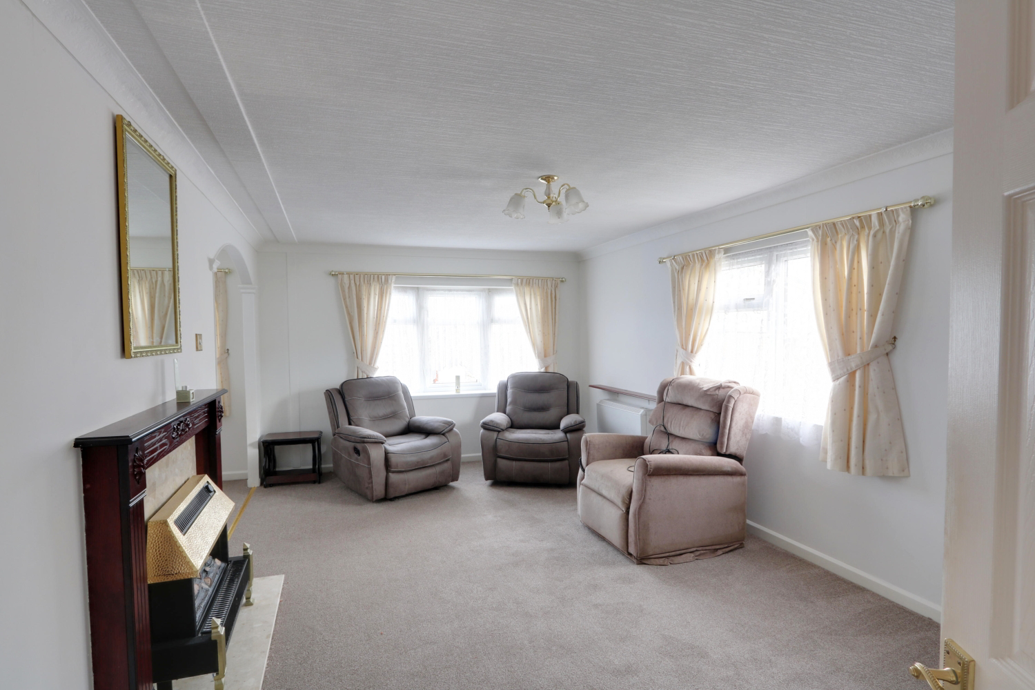 R434 Kings Park, Creek Road, Canvey Island, photo 3